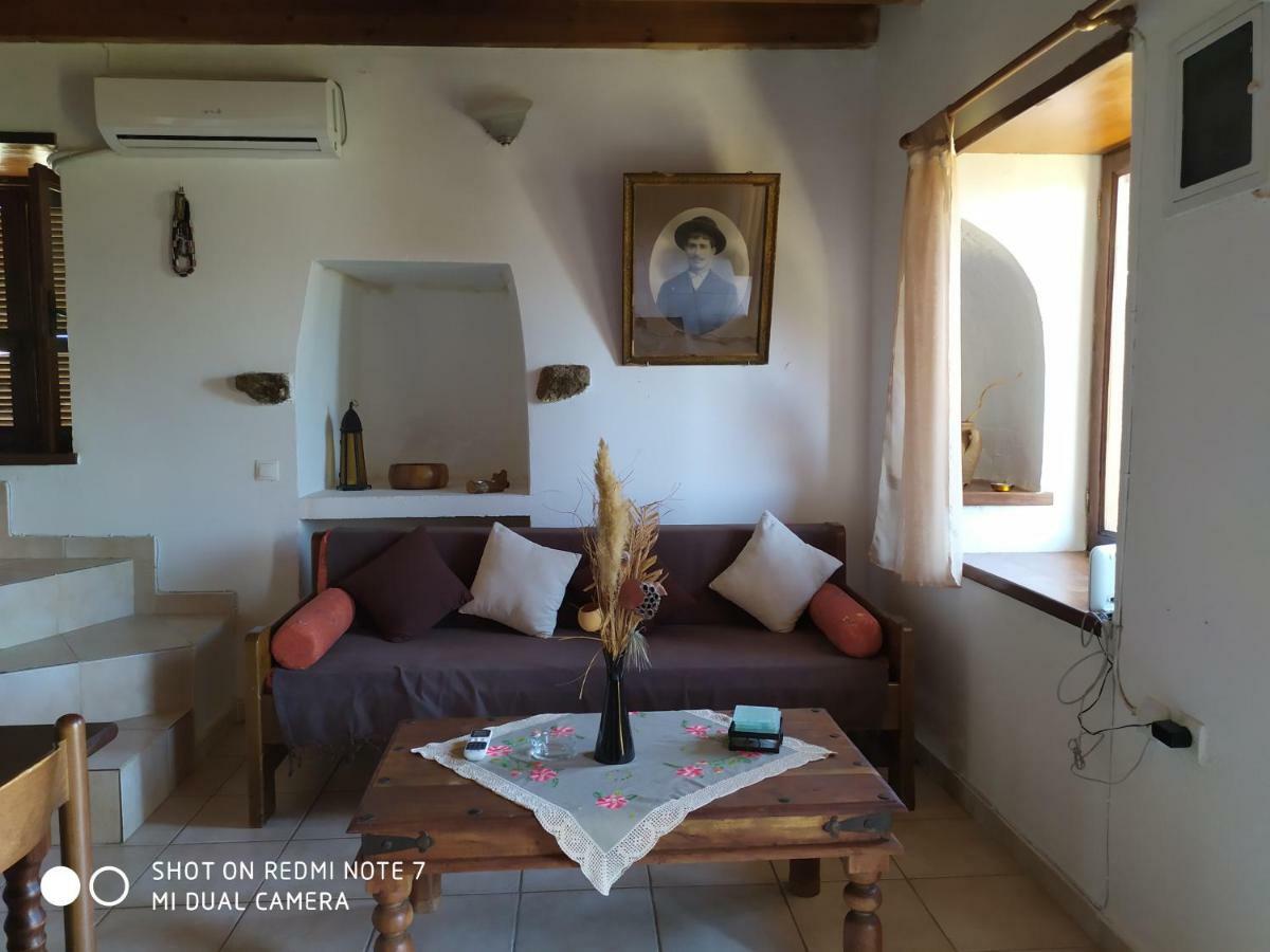 Villa Chrysodimi Chalki Town Eksteriør billede