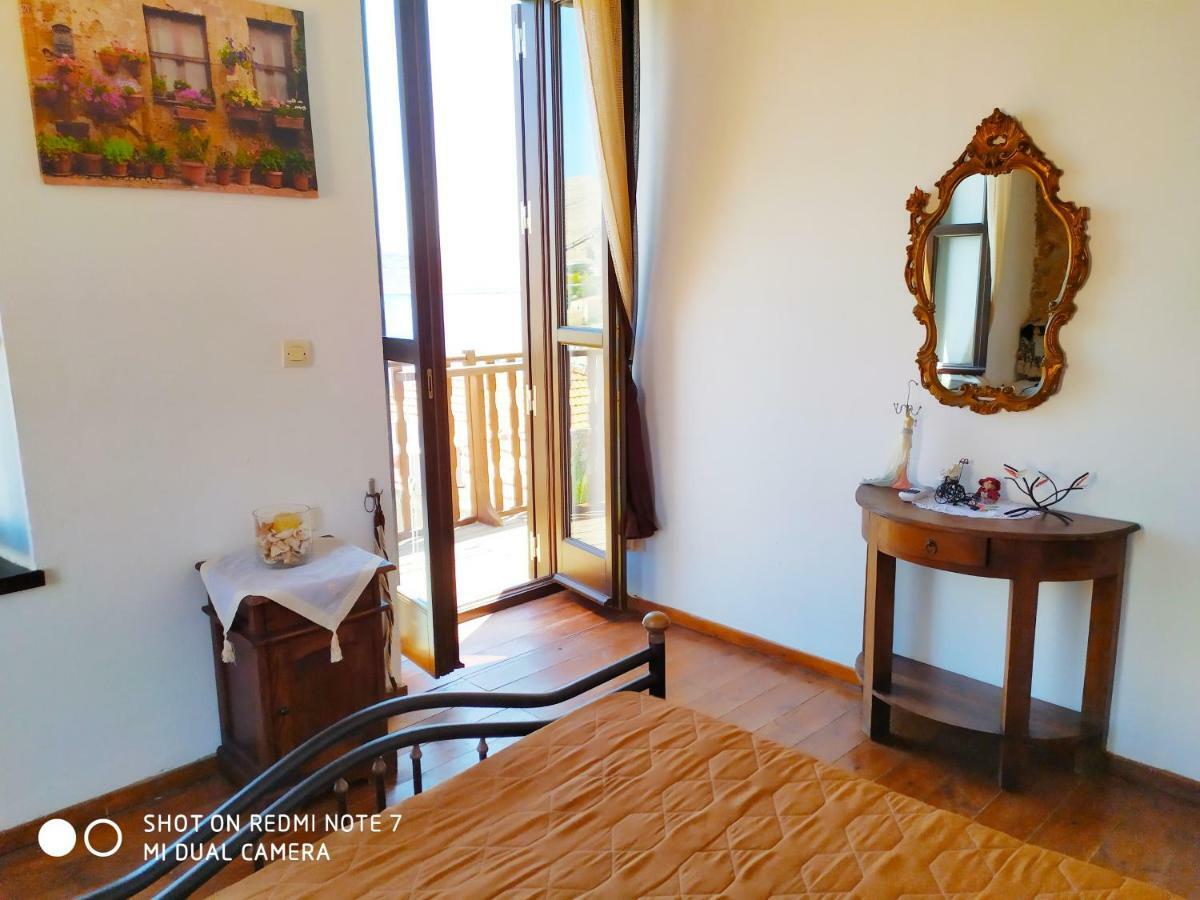 Villa Chrysodimi Chalki Town Eksteriør billede